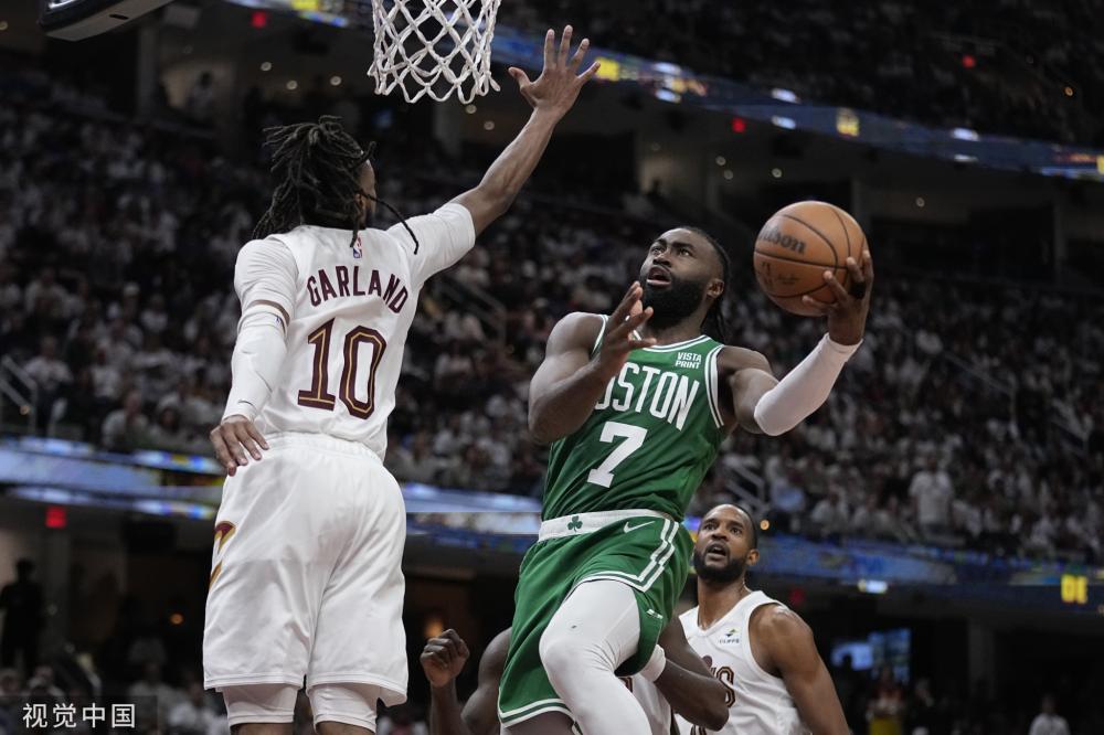 12个篮板 12个篮板