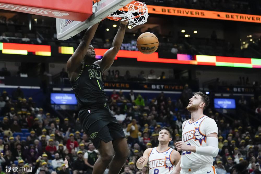 在球场上 在球场上