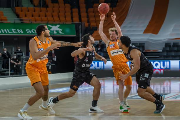 也展现了他 也展现了他