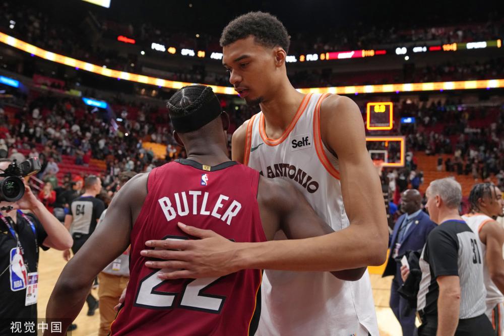 让边路与中 让边路与中